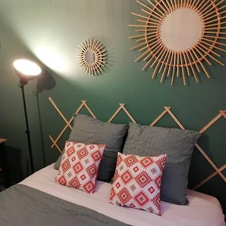 Aux Cocons Precigneens : Studio Yucca Appartamento